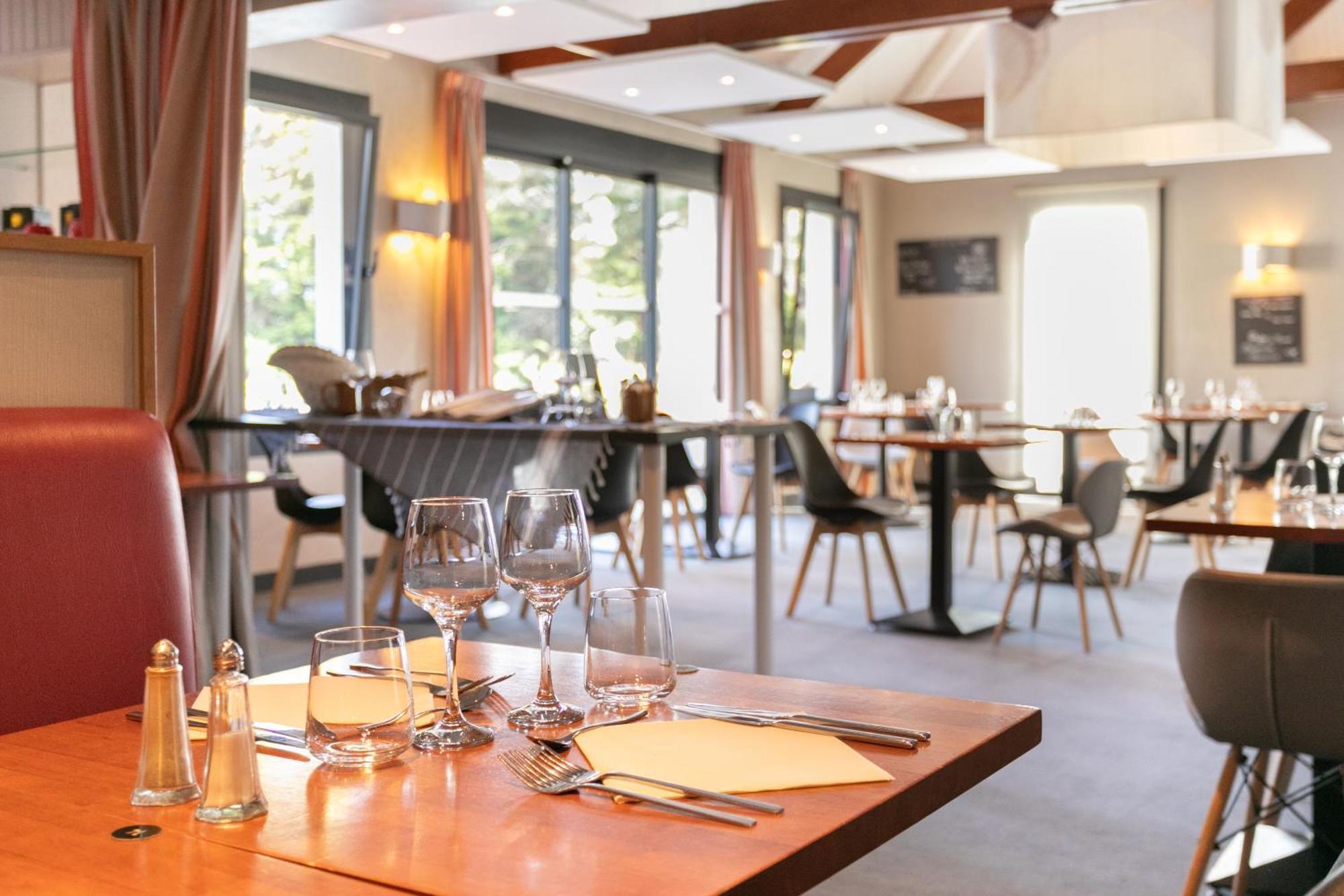 Logis, Hotel Au Chene Vert Plerin Ngoại thất bức ảnh