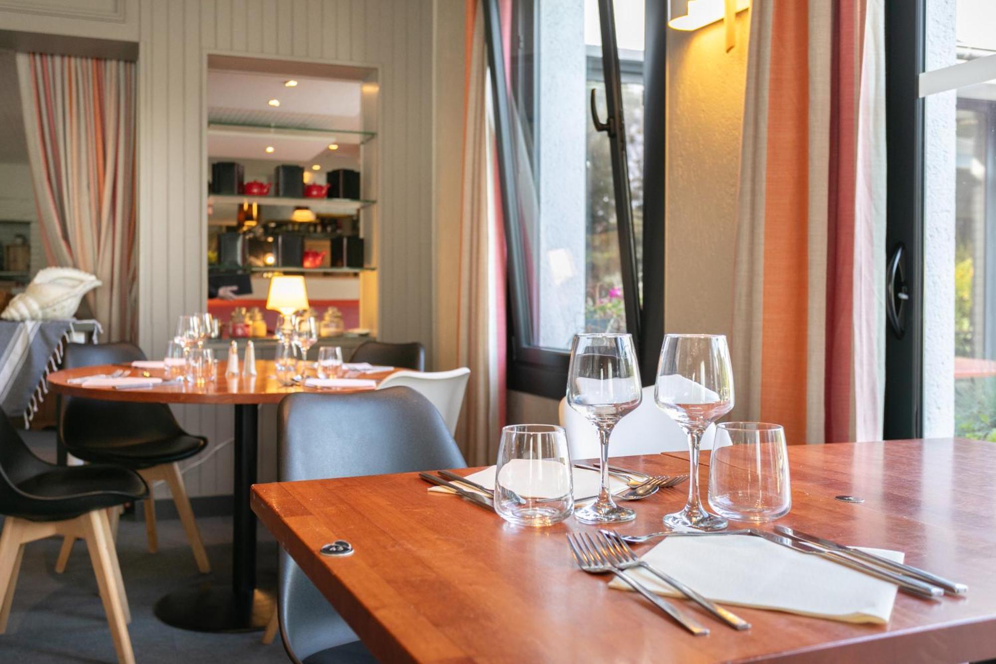 Logis, Hotel Au Chene Vert Plerin Ngoại thất bức ảnh