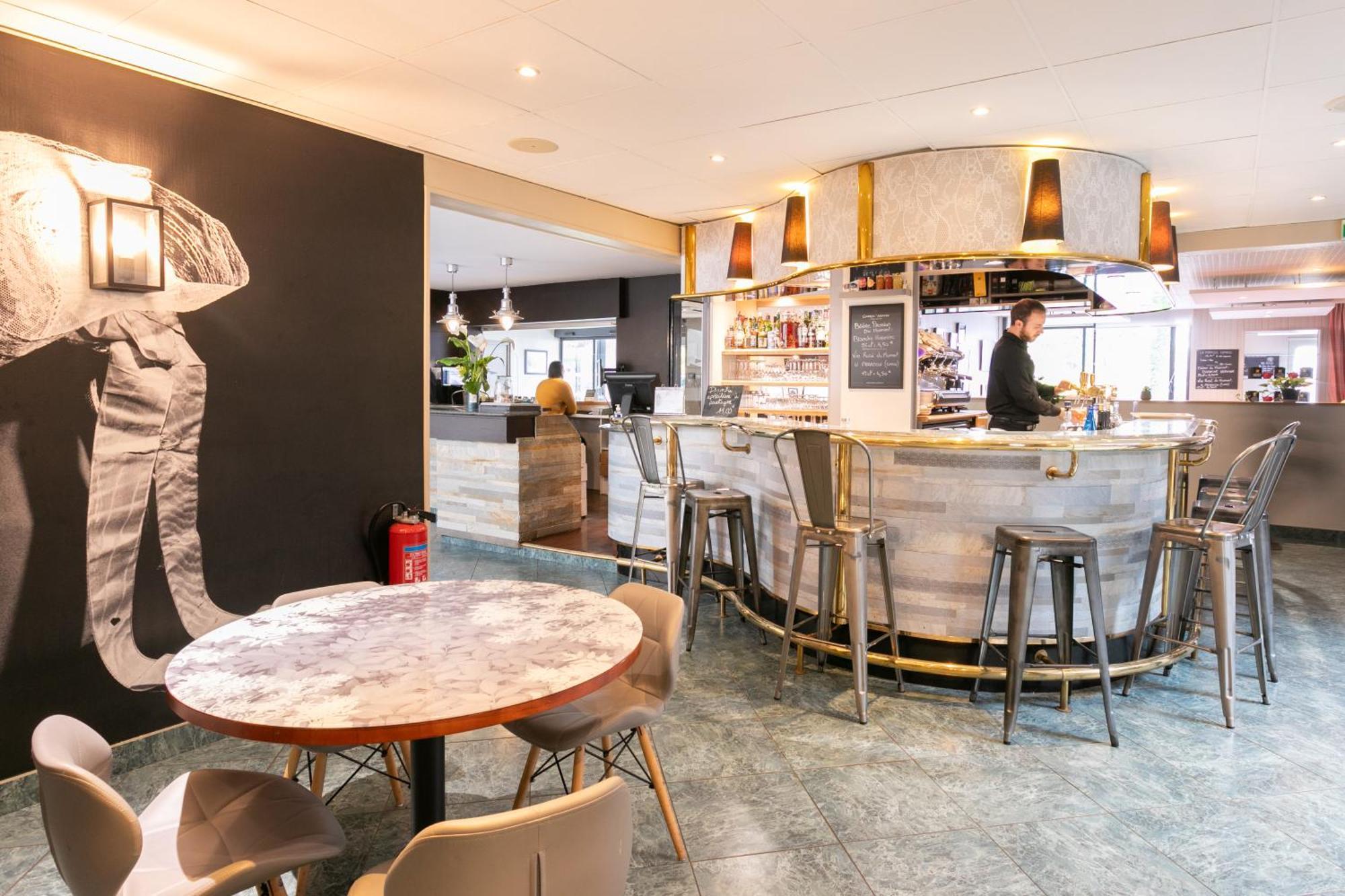 Logis, Hotel Au Chene Vert Plerin Ngoại thất bức ảnh