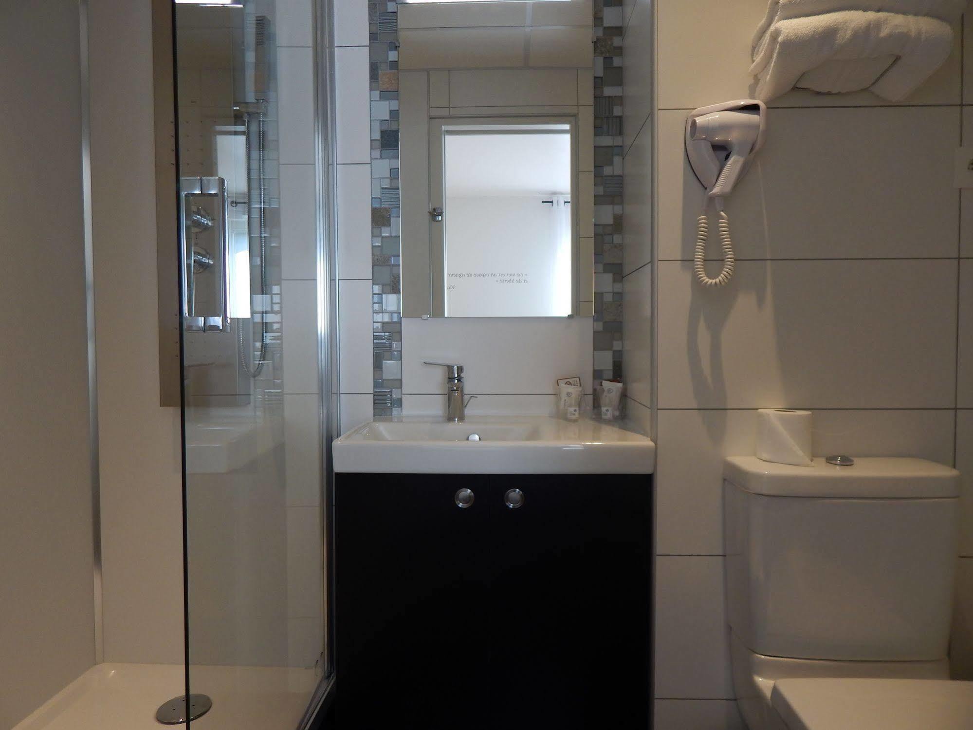 Logis, Hotel Au Chene Vert Plerin Ngoại thất bức ảnh